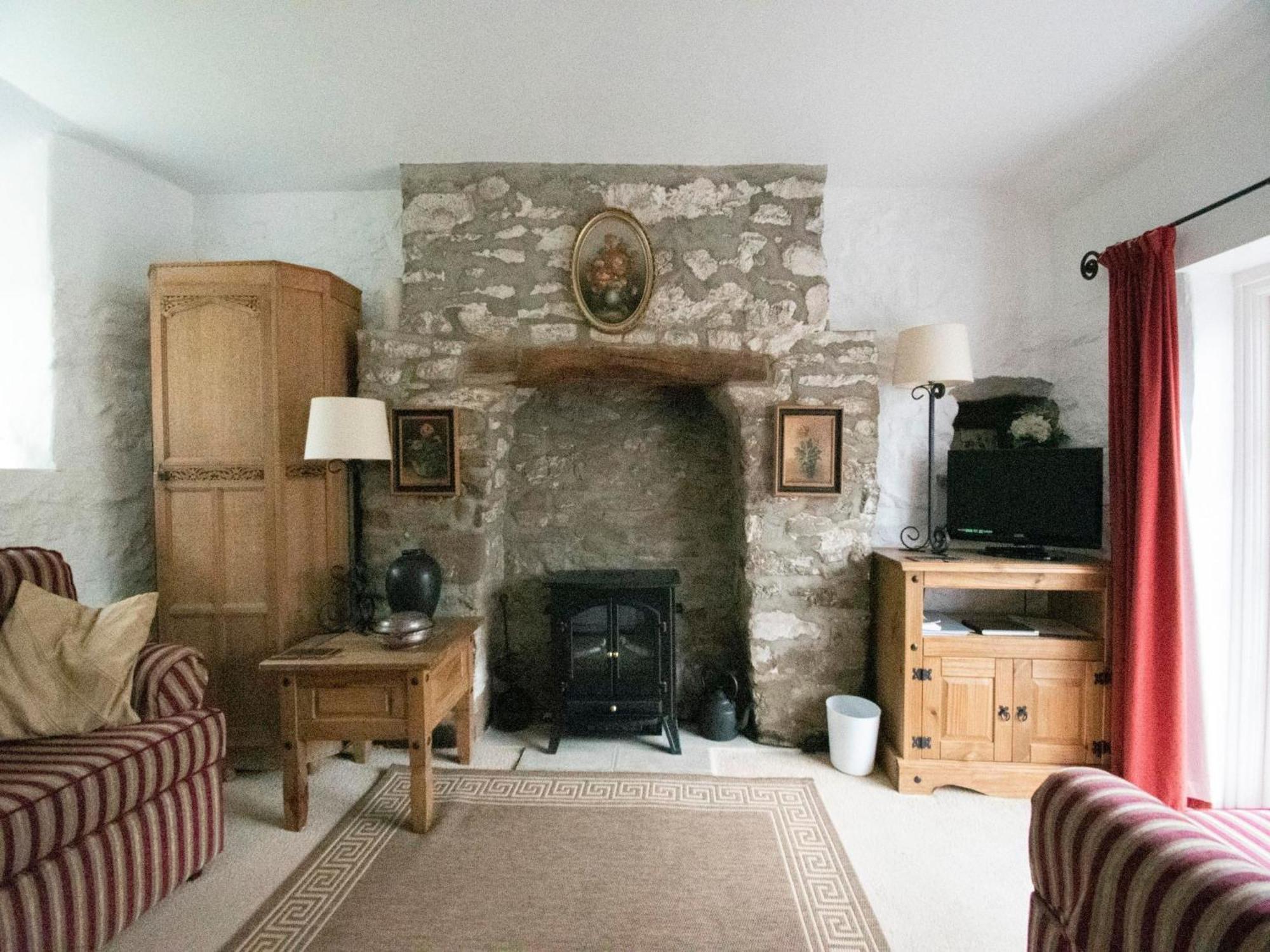 Secluded Holiday Home In Ceredigion With Garden Pennant  Exterior photo